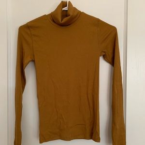 XS Everlane Mustard Ribbed Turtleneck